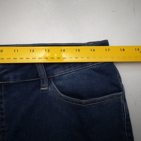 Parasuco Ladies Size 14 Medium Wash Straight Legs Denim Shorts - Picture 11 of 13